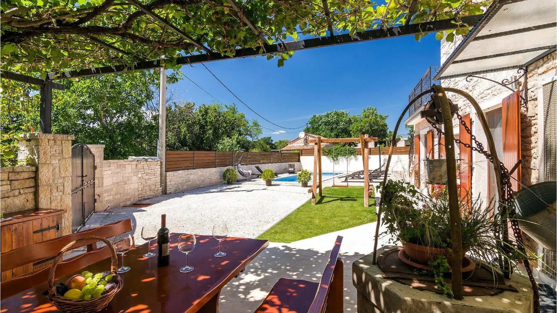 Villa Ivka Πούλα